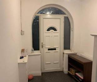 3 bedroom property to rent in Bolton - Photo 1