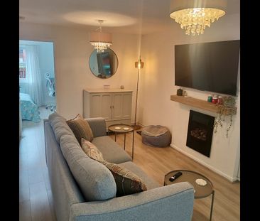 1 Bed Flat, Middleton, LS10 - Photo 2