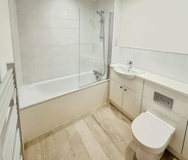 1 bedroom penthouse to rent - Photo 4