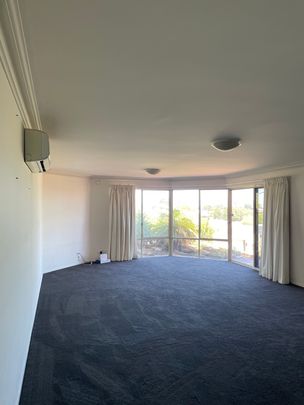 Quinns Rocks - Photo 1