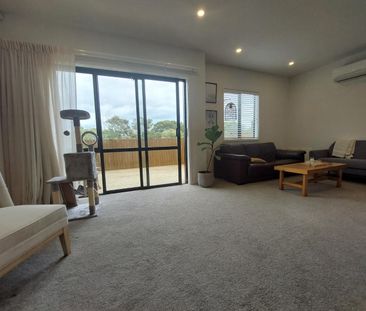 Tamora Lane Living - Photo 1