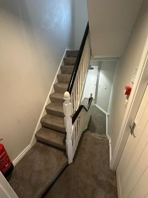 Ensuite Room 1, 95 Enfield St, Belfast, BT13 3DJ - Photo 1