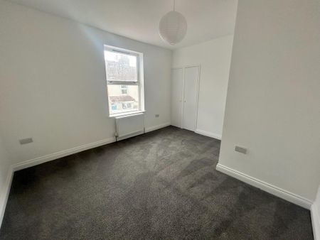 4 bedroom terraced house to rent - Photo 2