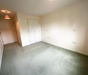 2 bedroom retirement property to rent - Photo 6