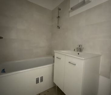 Location Appartement 2 pièces 38m² BOURGES 18000 - Photo 3