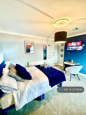 1 bedroom in a house share to rent - Photo 5