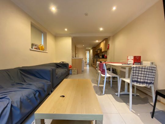 Rhymney Street, Cathays - Photo 1