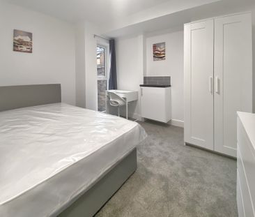 Room 1, Flat A, 57 Ivy Road, London NW2 6SY - Photo 2