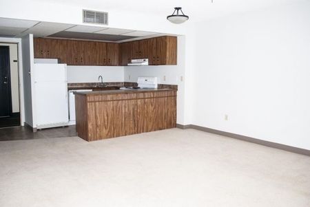 805, 4902 - 37 Street - Photo 4