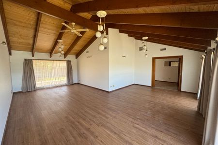 LOVELY 3 BEDROOM HOME! - Photo 4