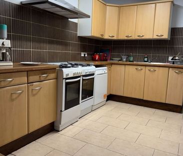 Room in a Shared House, Thames Tower, RG1 - Photo 1