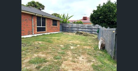 Effortless Family Living in the Heart of Cranbourne!! - Photo 4