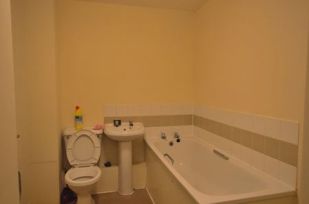 Flat to rent - Bell Green, London, SE26 - Photo 2