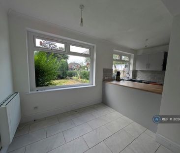 3 bedroom semi-detached house to rent - Photo 4