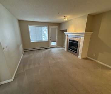 210, 40 Parkridge View SE, Calgary - Photo 3