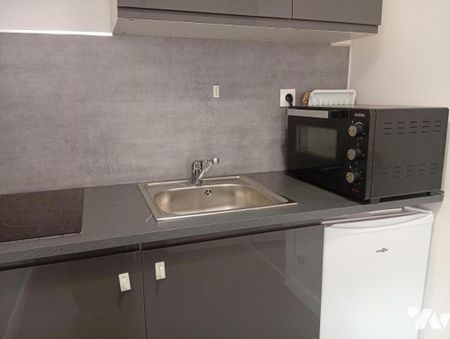 A LOUER STUDIO en HYPER CENTRE de REIMS - PROCHE TRAMWAY - CATHEDRALE - RUE DE VESLE - Photo 3