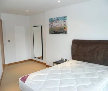 3 bedroom flat to rent - Photo 6