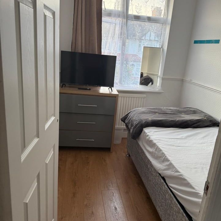 Room in a Shared House, Foxley Road, CR7 - Photo 1
