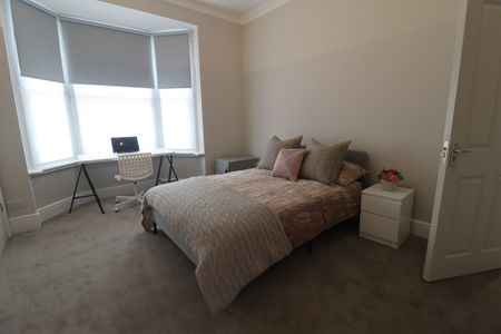 5 Bed Student Accommodation - Photo 3