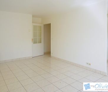 STUDIO VOISINS LE BRETONNEUX - 1 pièce(s) - 32.89 m2 - Photo 1