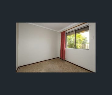 Spacious living in a prime Forrestfield location!! - Photo 6
