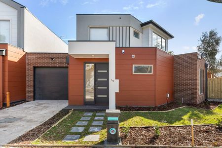 1/10 Tuppal Place, Keilor East VIC 3033 - Photo 2