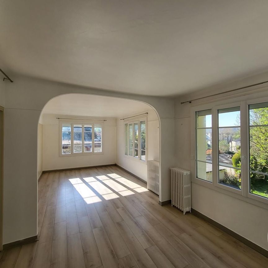 Location Maison 5 pièces 96m² BUC 78530 - Photo 1