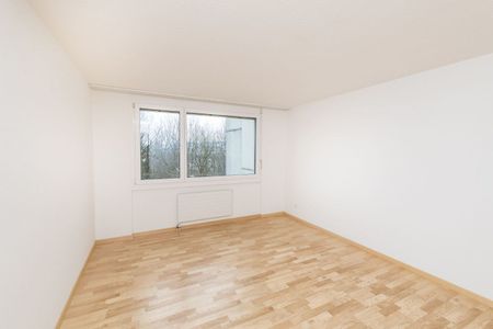 Grosszügige und gepflegte 4.5 Zimmer Wohnung an zentraler Lage! - Photo 3
