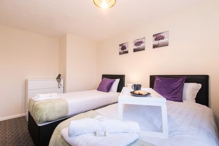 3 Bed Semi-Detached House, Perchfoot Close, CV1 - Photo 5