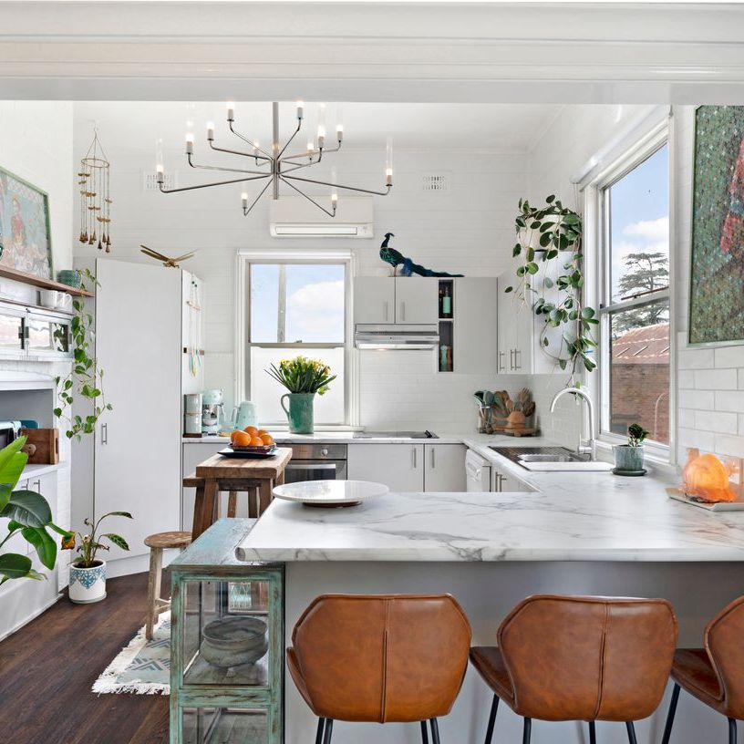 Stylish Three Bedroom Home - Photo 1