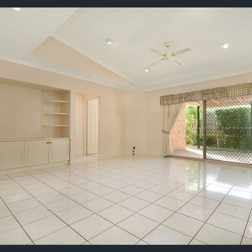 Large Family Home - Photo 1