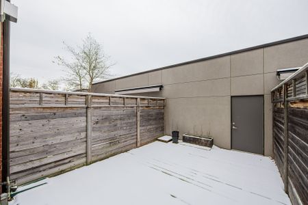 For Lease - 82 Boulton Avenue, Toronto, Ontario - Photo 4
