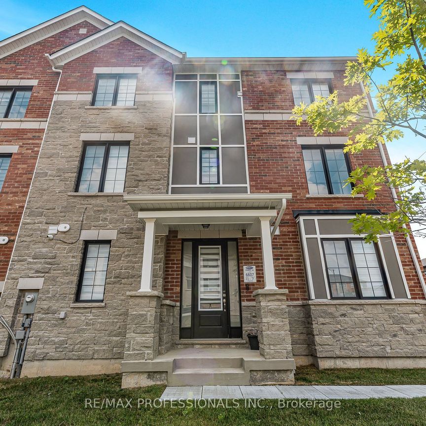 For Lease - 3 Keppel Circle, Brampton, Ontario - Photo 1