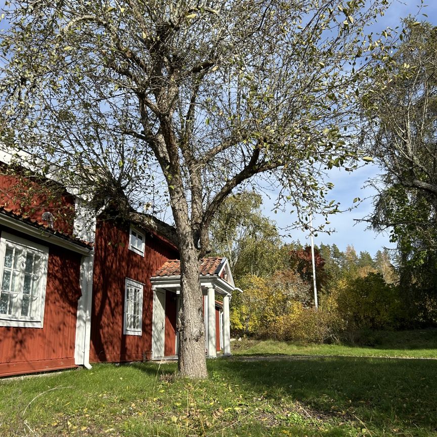Tuna Säteri, Stjärnhov - Photo 1