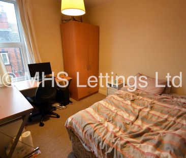 6 Bedroom Mid Terraced House for rent in Hartley Crescent - Photo 3