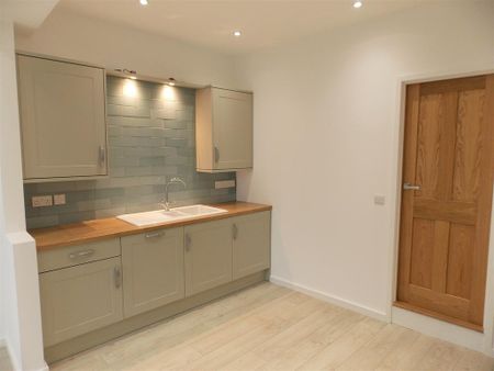 2 bedroom terraced house to rent - Photo 5