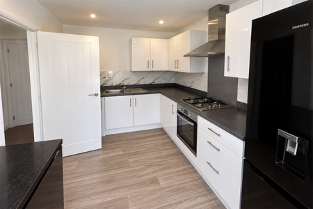 3 bedroom semi-detached house to rent - Photo 5