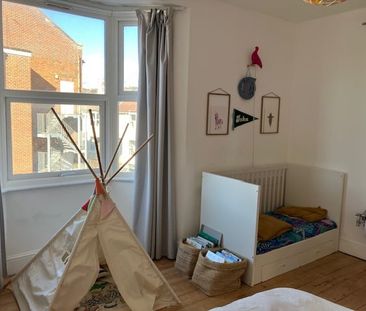 3 Bed Terraced House, Hastings Road, BN2 - Photo 1