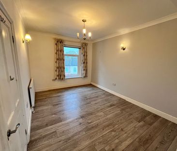 2 Bed Flat, Barking Road, E13 - Photo 3