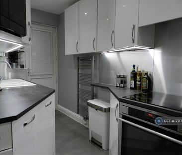 2 bedroom maisonette to rent - Photo 6
