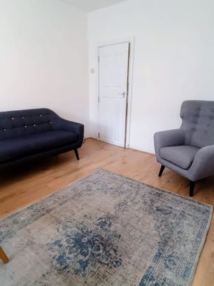 3 Bed Flat, Matilda House, E1W - Photo 1