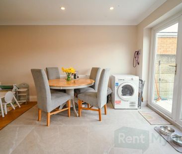 3 bedroom end of terrace house to rent - Photo 3