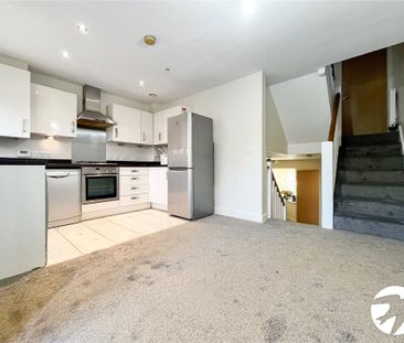 3 bedroom terraced house to rent - Photo 6