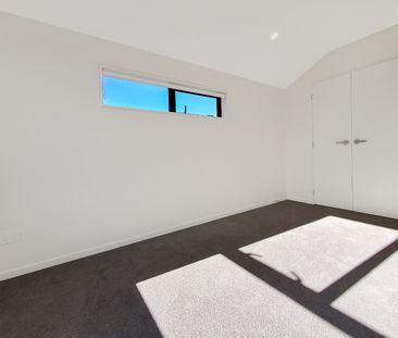 Brand new four bedroom home! - Photo 2