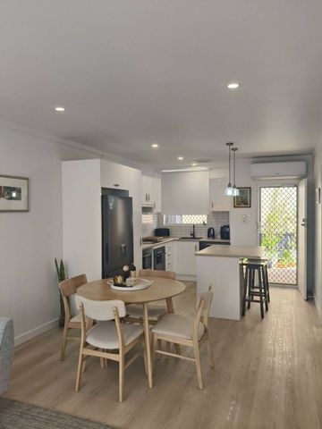 Furnished Unit walking distance to back beach - Photo 2