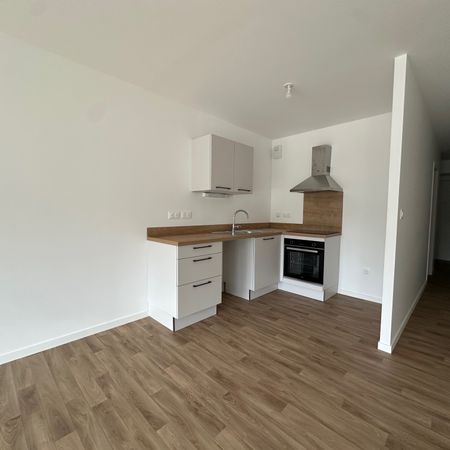 Location Appartement 3 pièces 73m² ST JEAN DE BRAYE 45800 - Photo 3