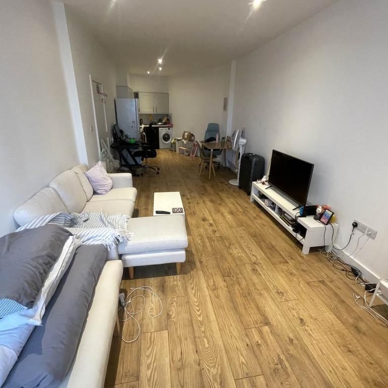 1 bedroom flat to rent - Photo 1