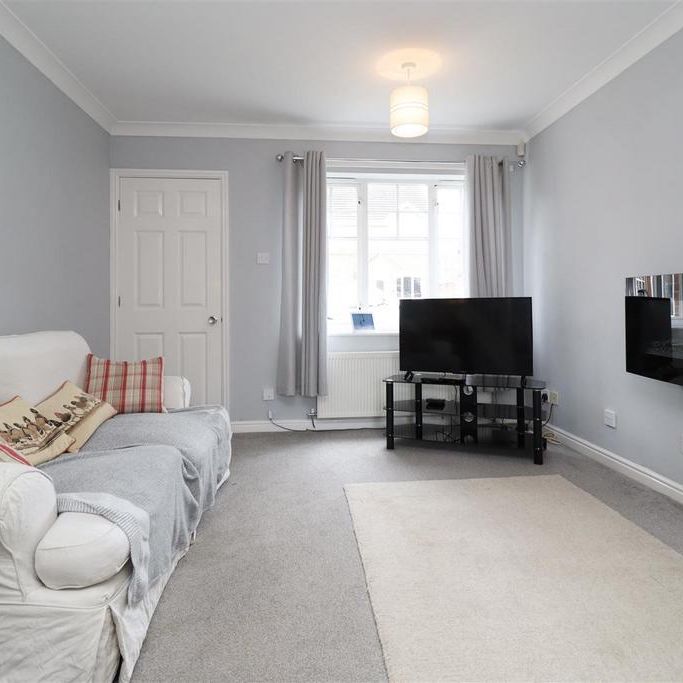 3 bedroom semi-detached house to rent - Photo 1