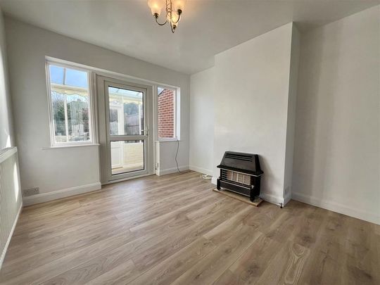 3 bedroom semi-detached house to rent - Photo 1