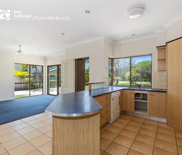 Spacious 3 Bedroom Townhouse - Photo 1